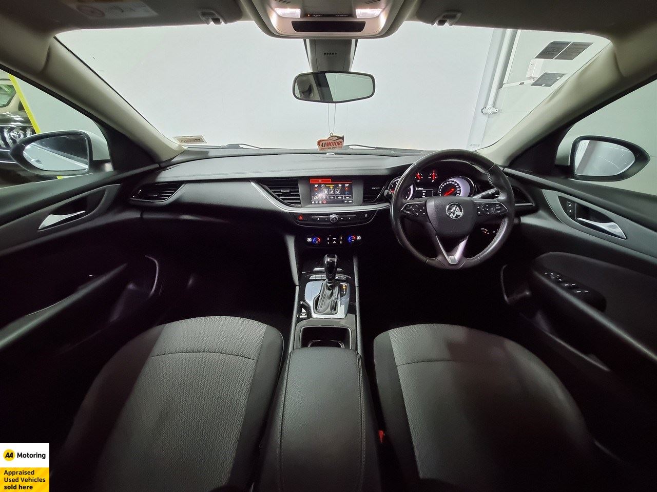 Vehicle image 3