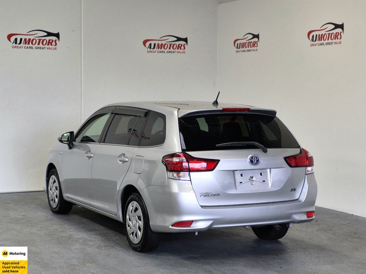Vehicle image 5