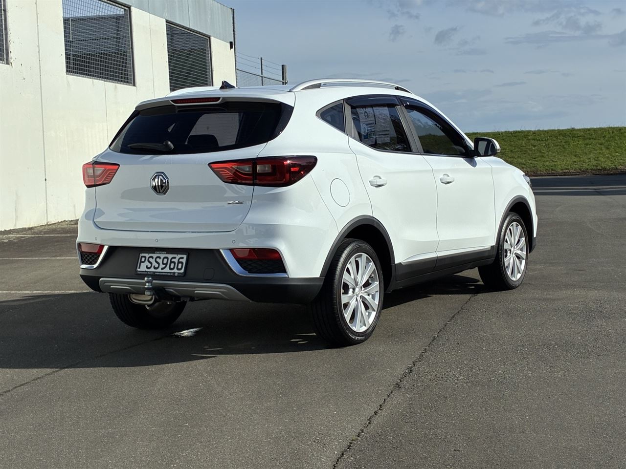 Vehicle image 3