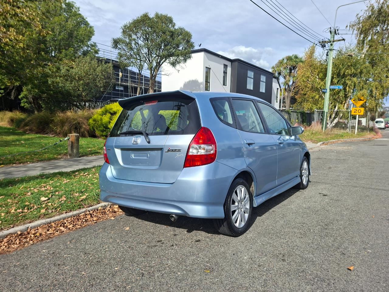 Vehicle image 3