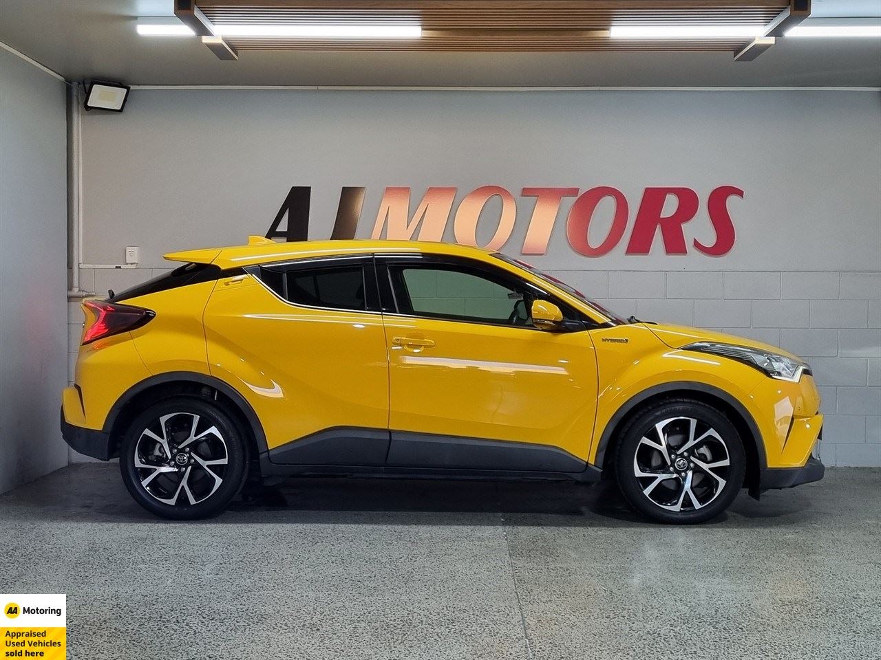Vehicle image 5