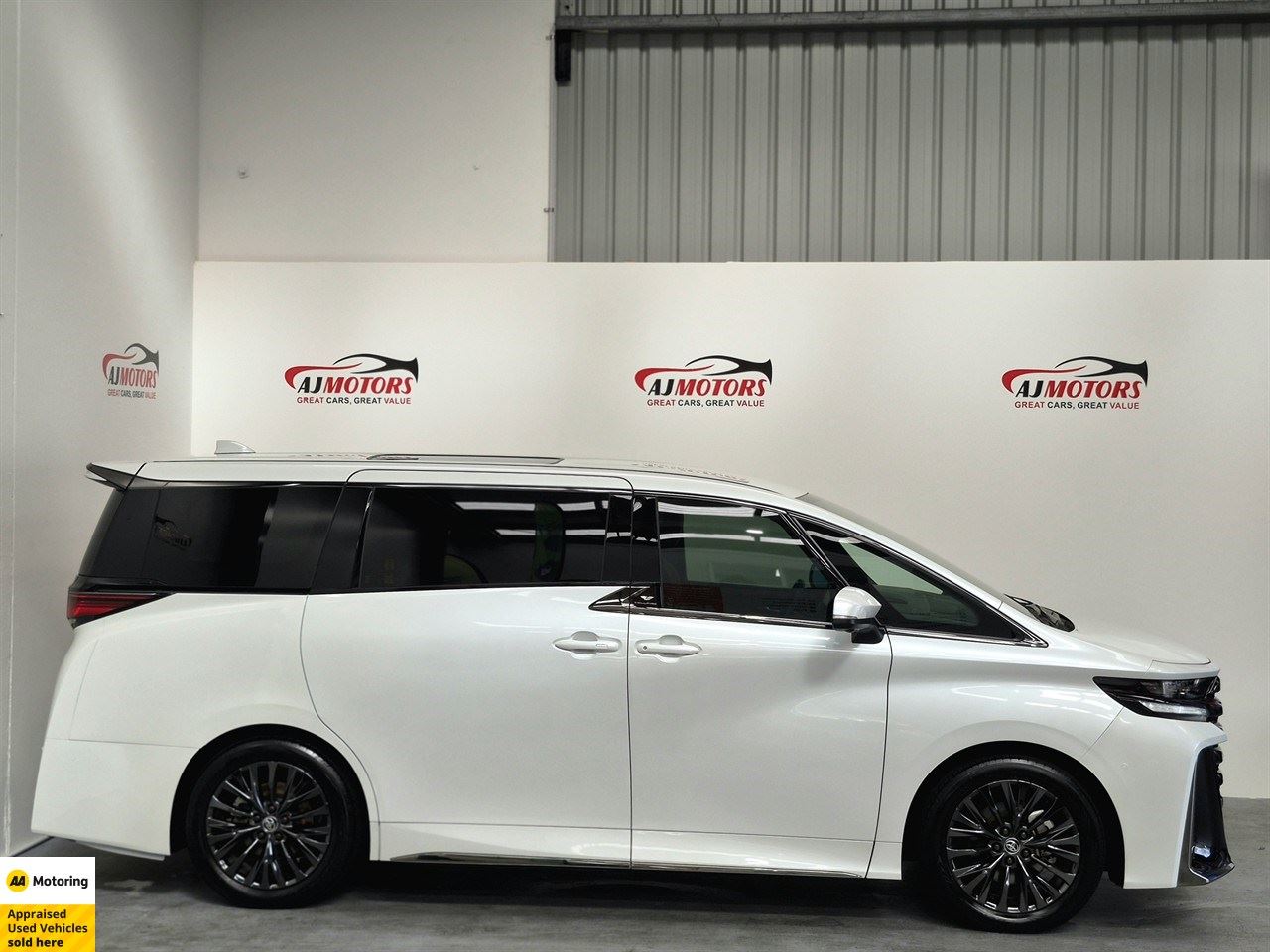 Vehicle image 3
