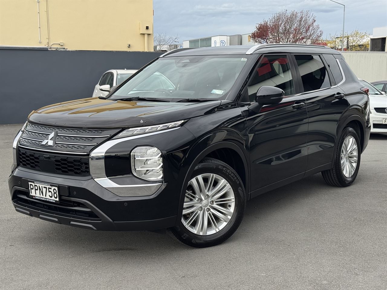 Vehicle image 5