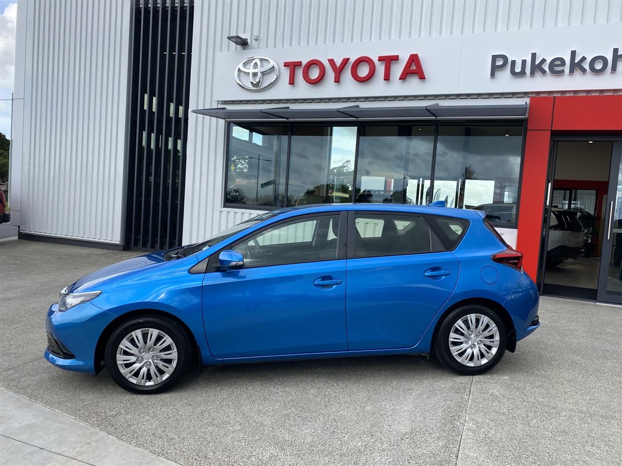 Vehicle image 2