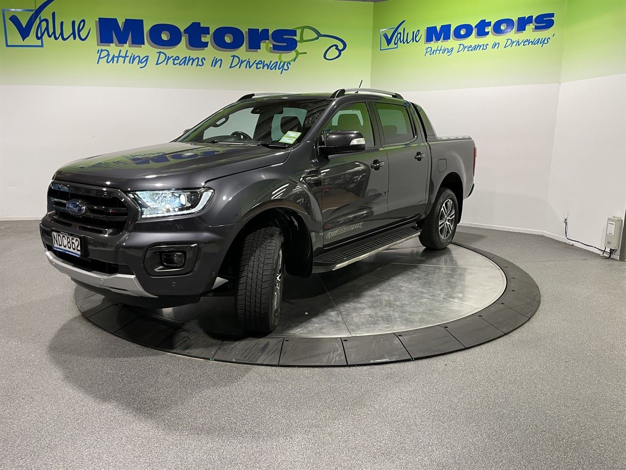 Vehicle image 3