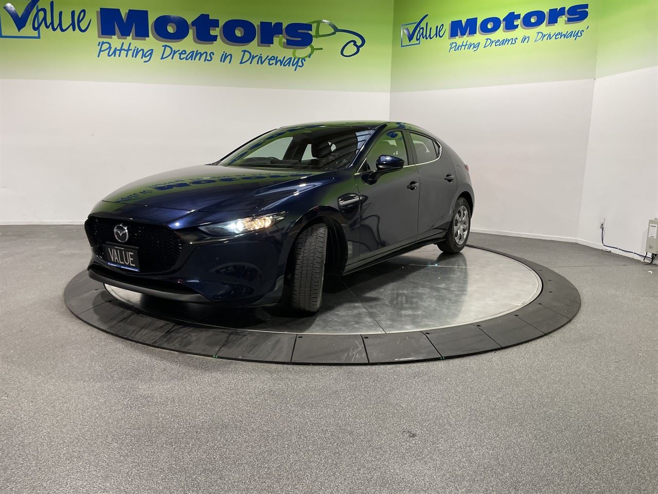 Vehicle image 3