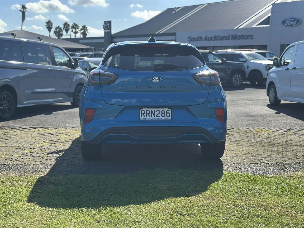 Vehicle image 5