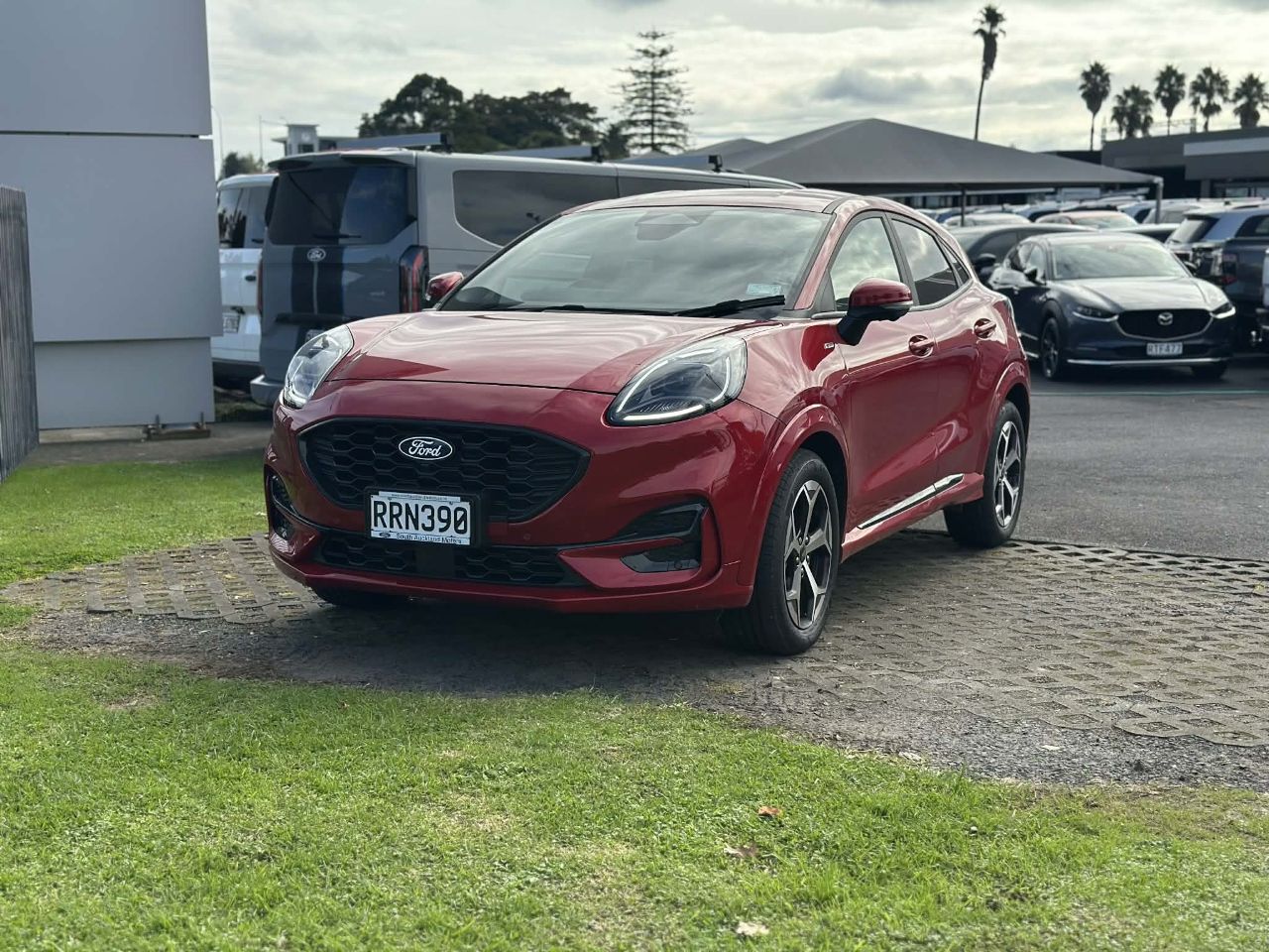 Vehicle image 3