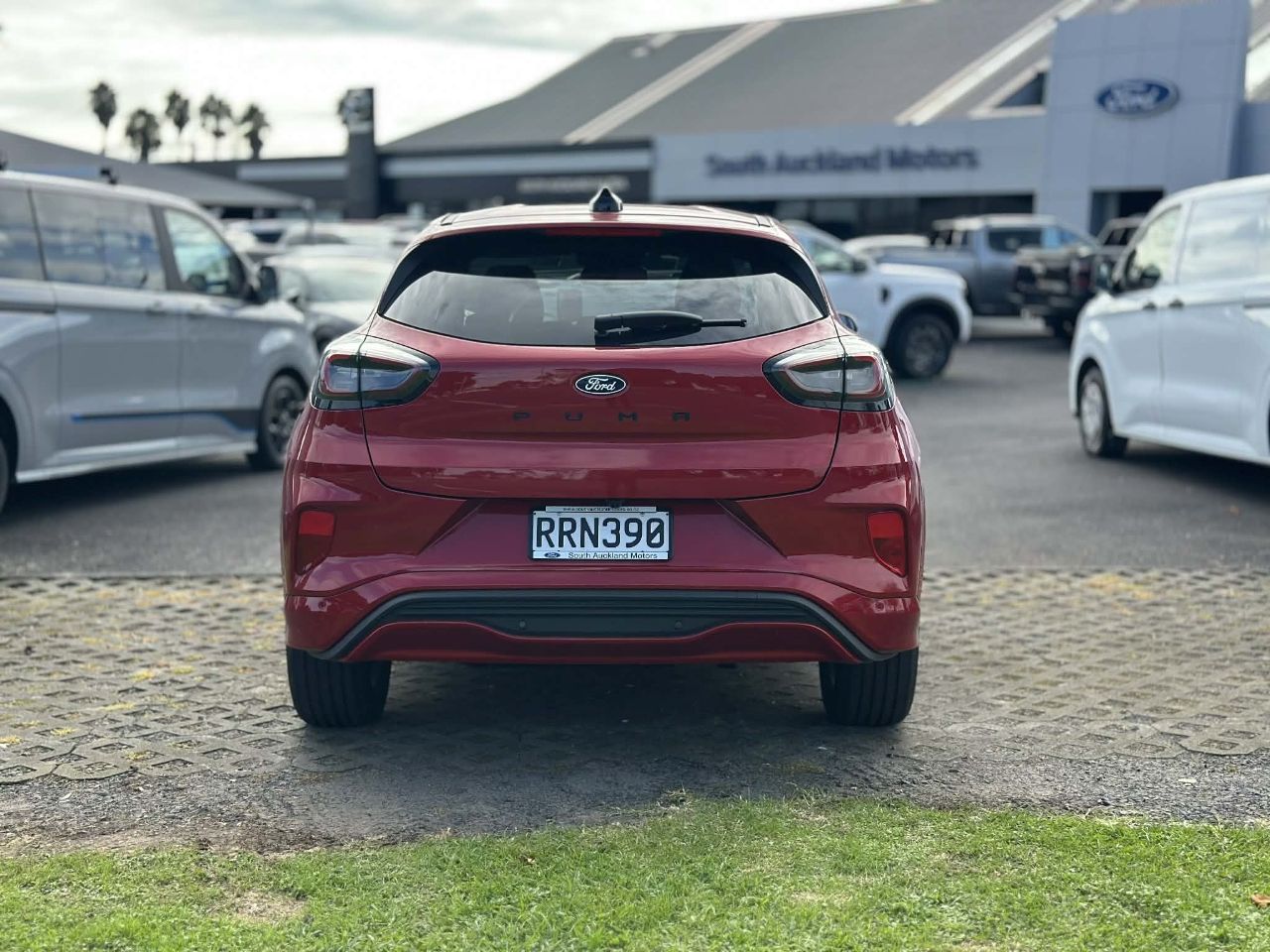 Vehicle image 5