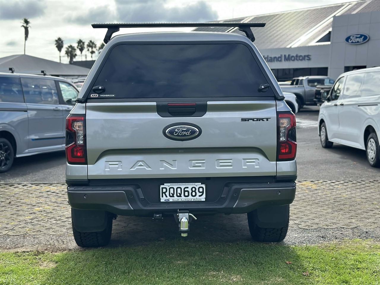 Vehicle image 5