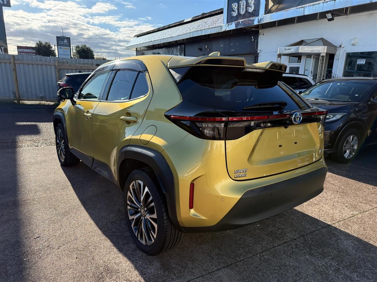 Vehicle image 5
