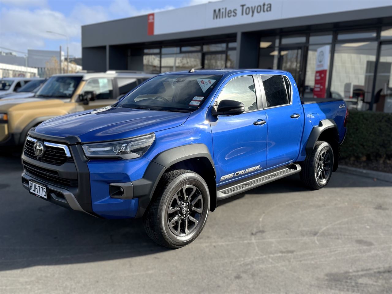 Vehicle image 3