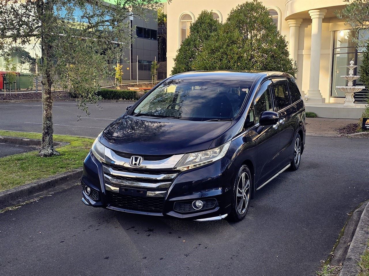 Vehicle image 3