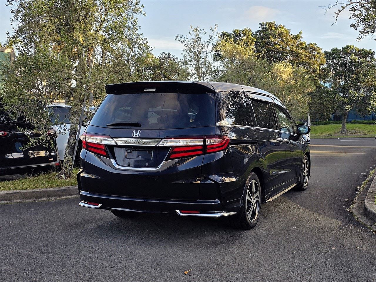 Vehicle image 4