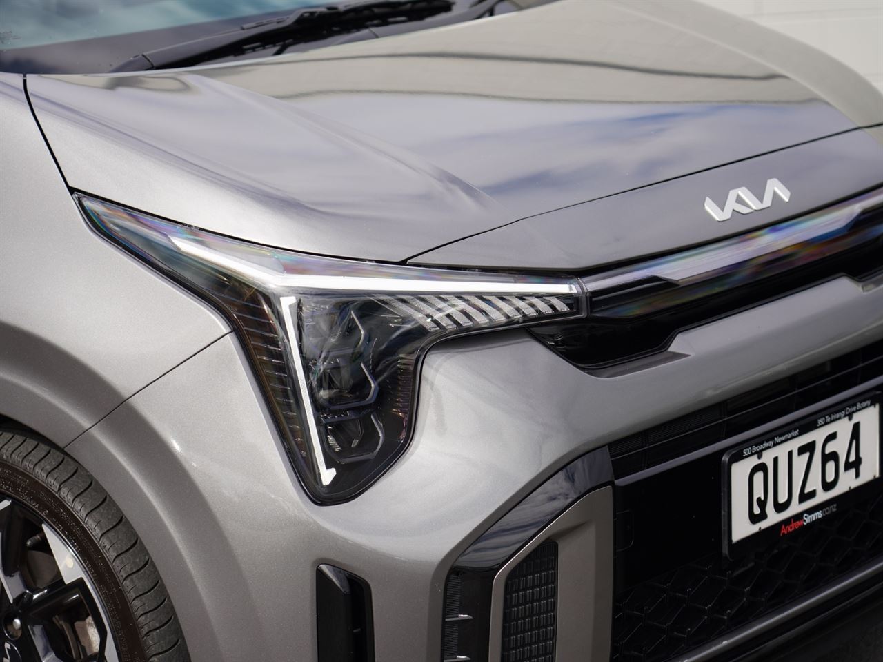 Vehicle image 5