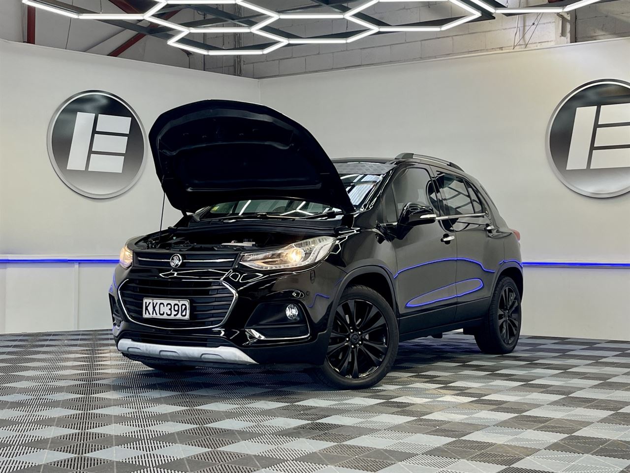 Vehicle image 3