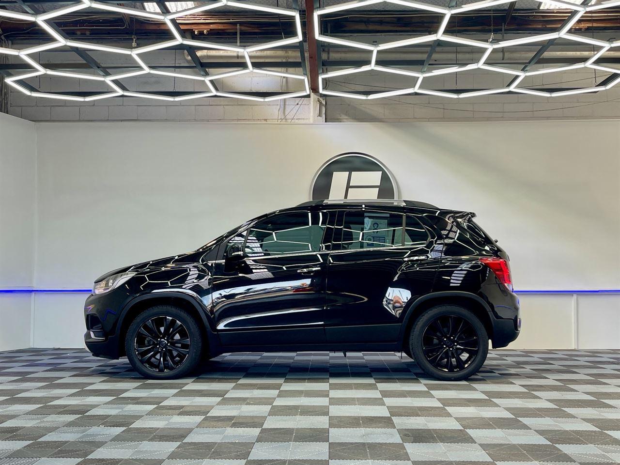 Vehicle image 5