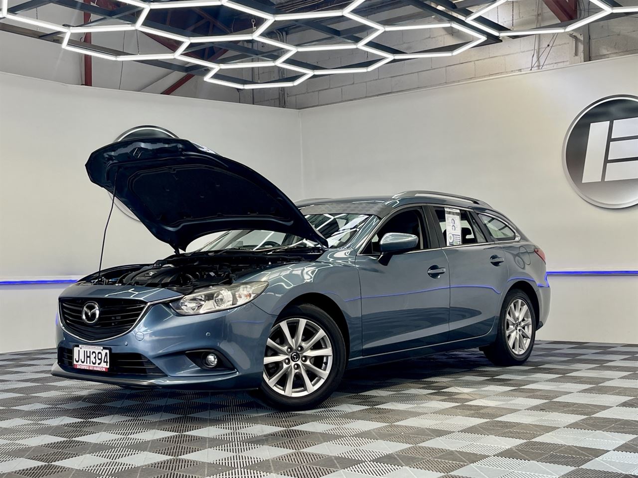 Vehicle image 3