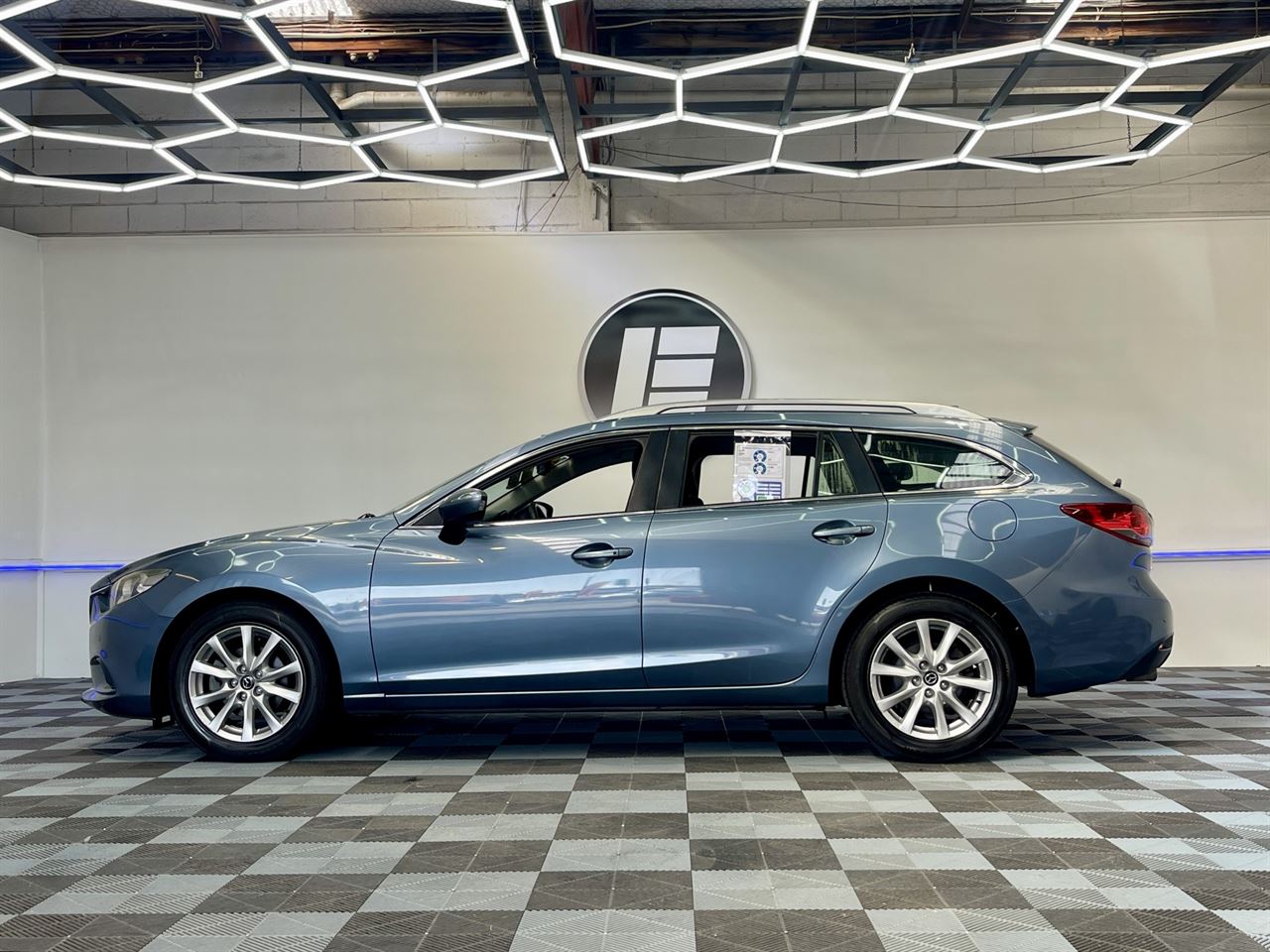 Vehicle image 5