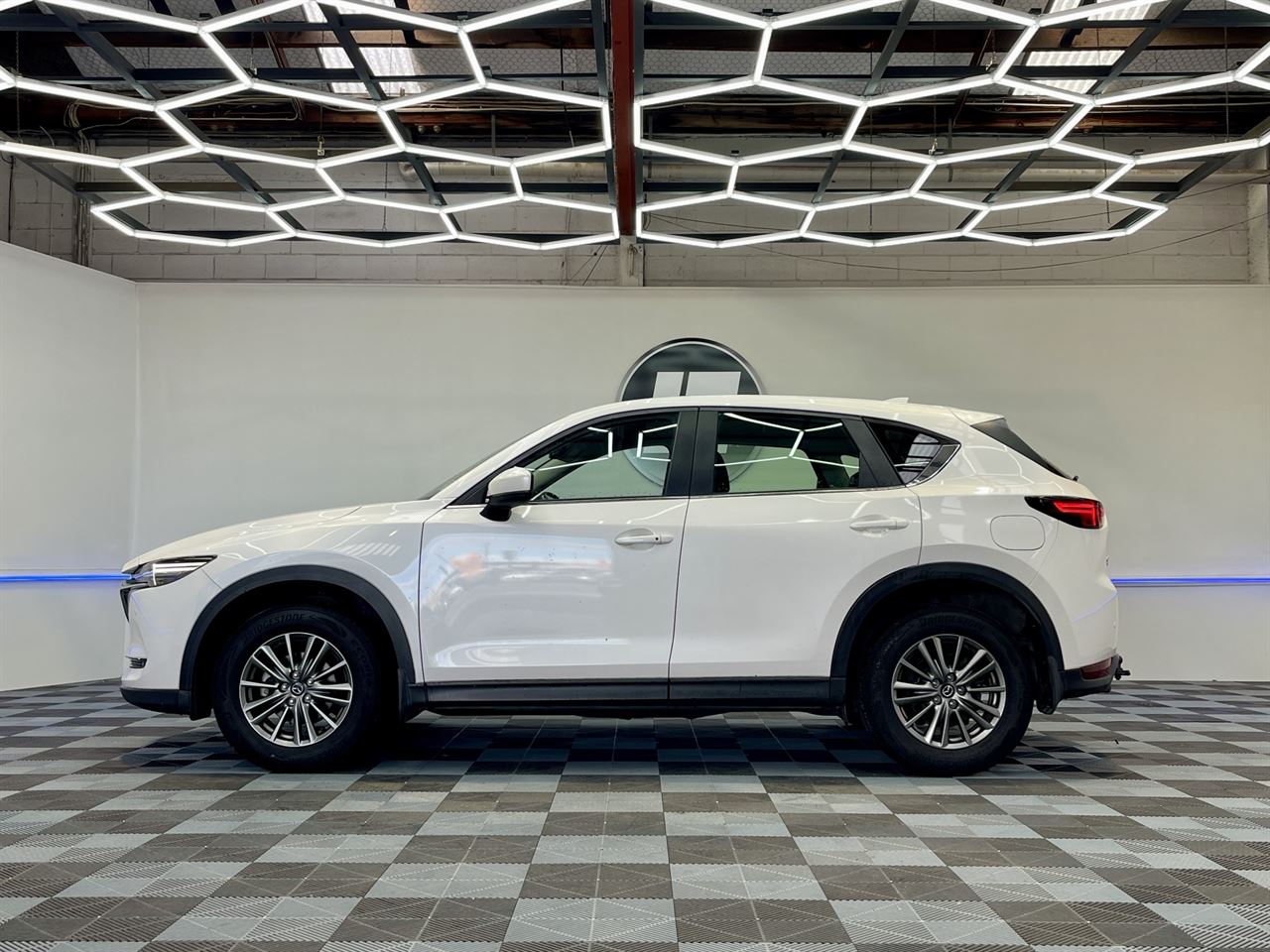 Vehicle image 5