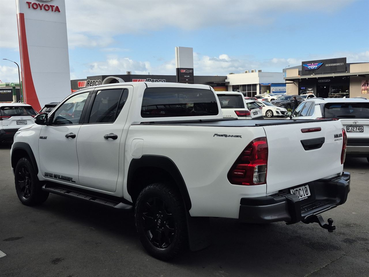 Vehicle image 5