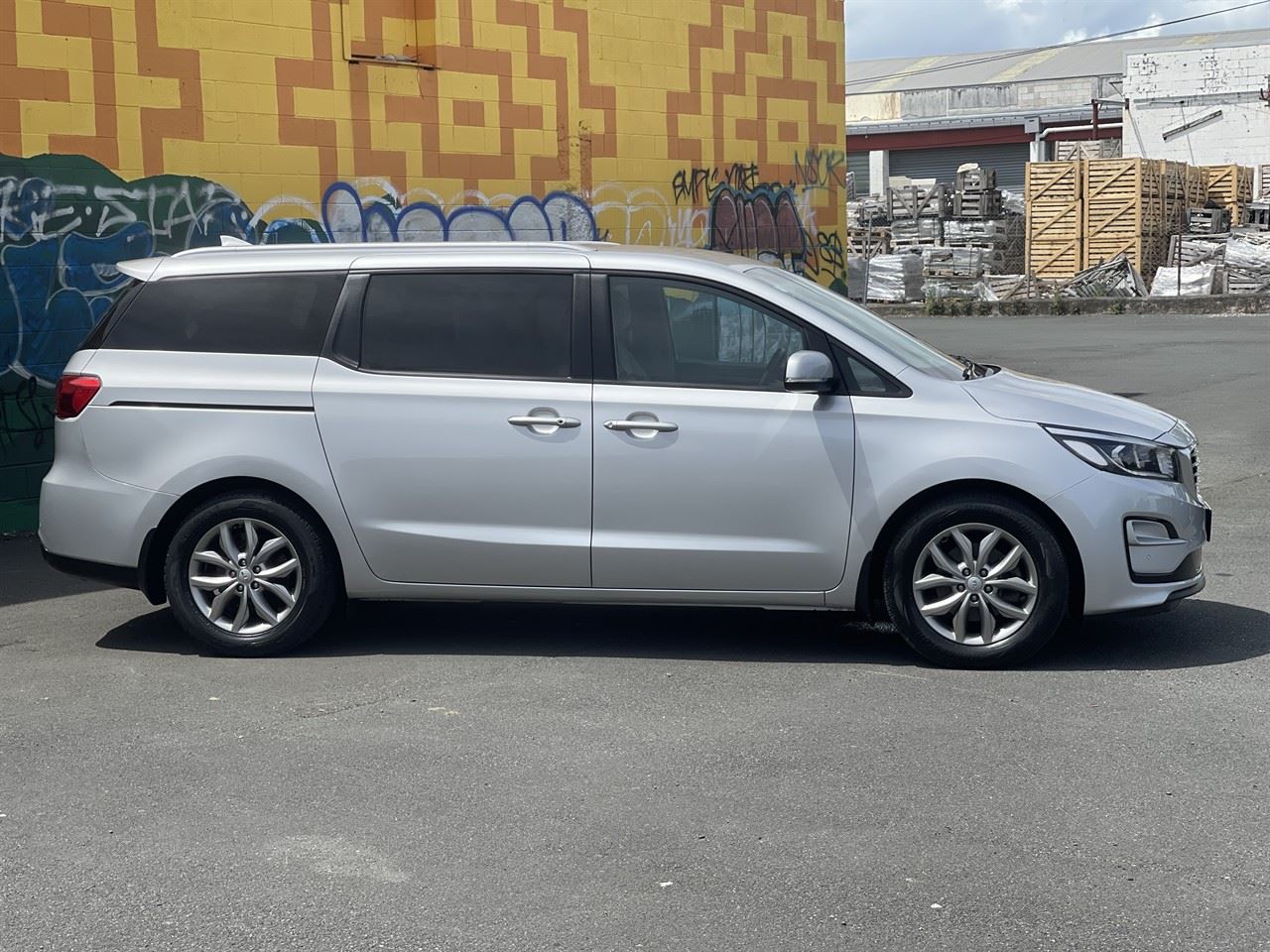 Vehicle image 4