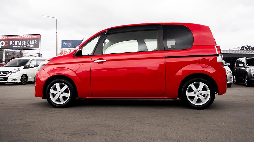 Vehicle image 3
