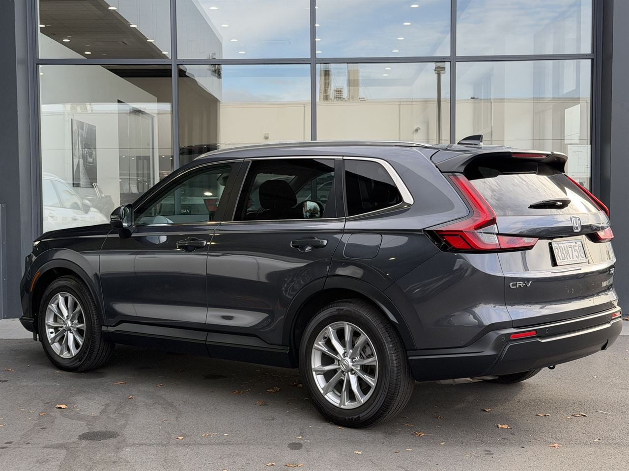 Vehicle image 4