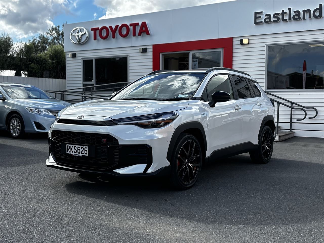 Vehicle image 3