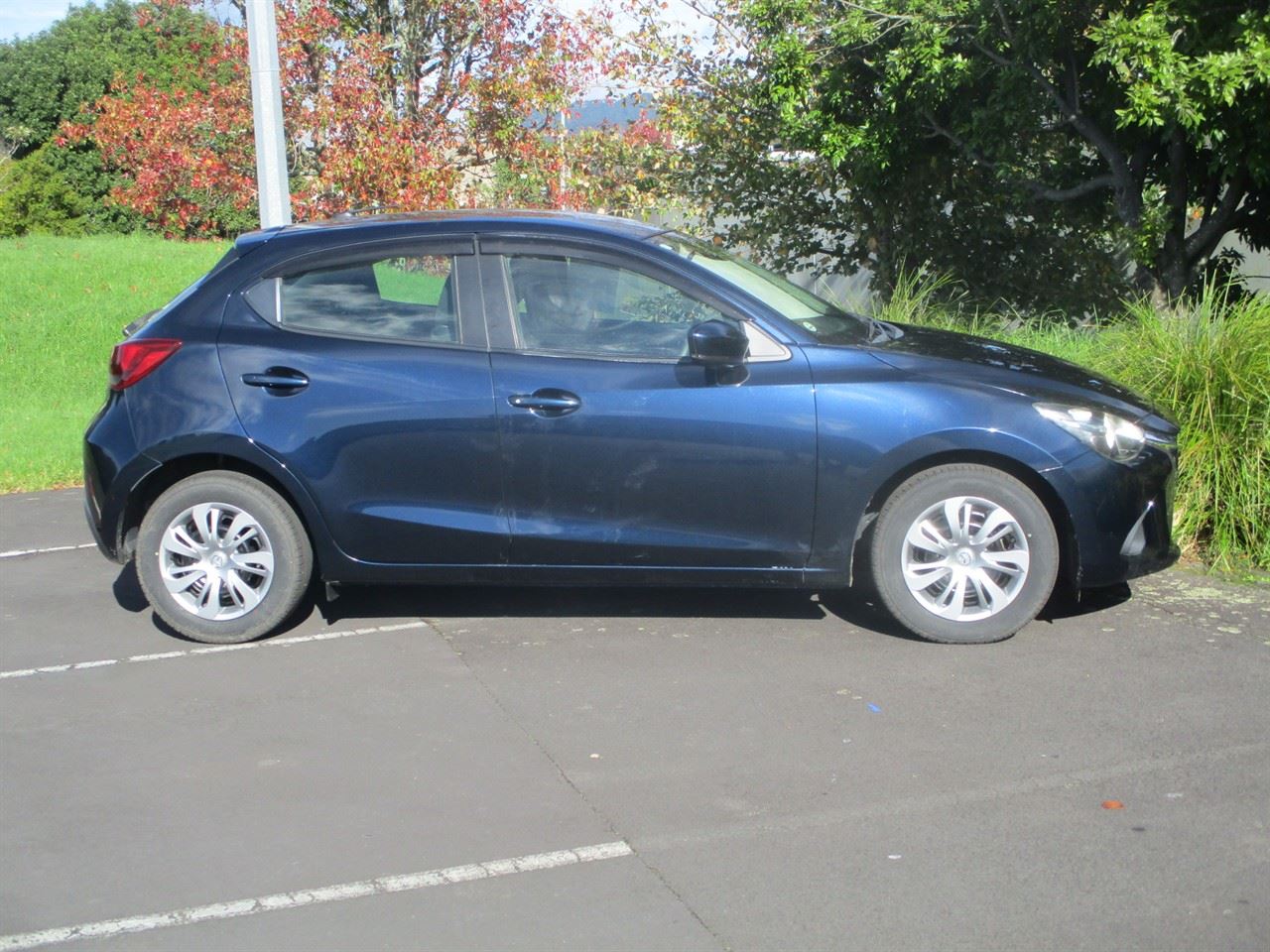 Vehicle image 4