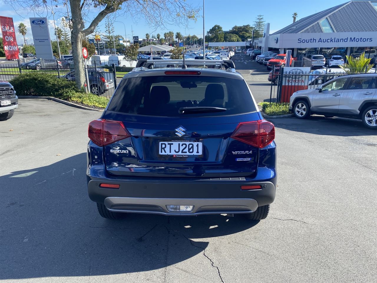 Vehicle image 3