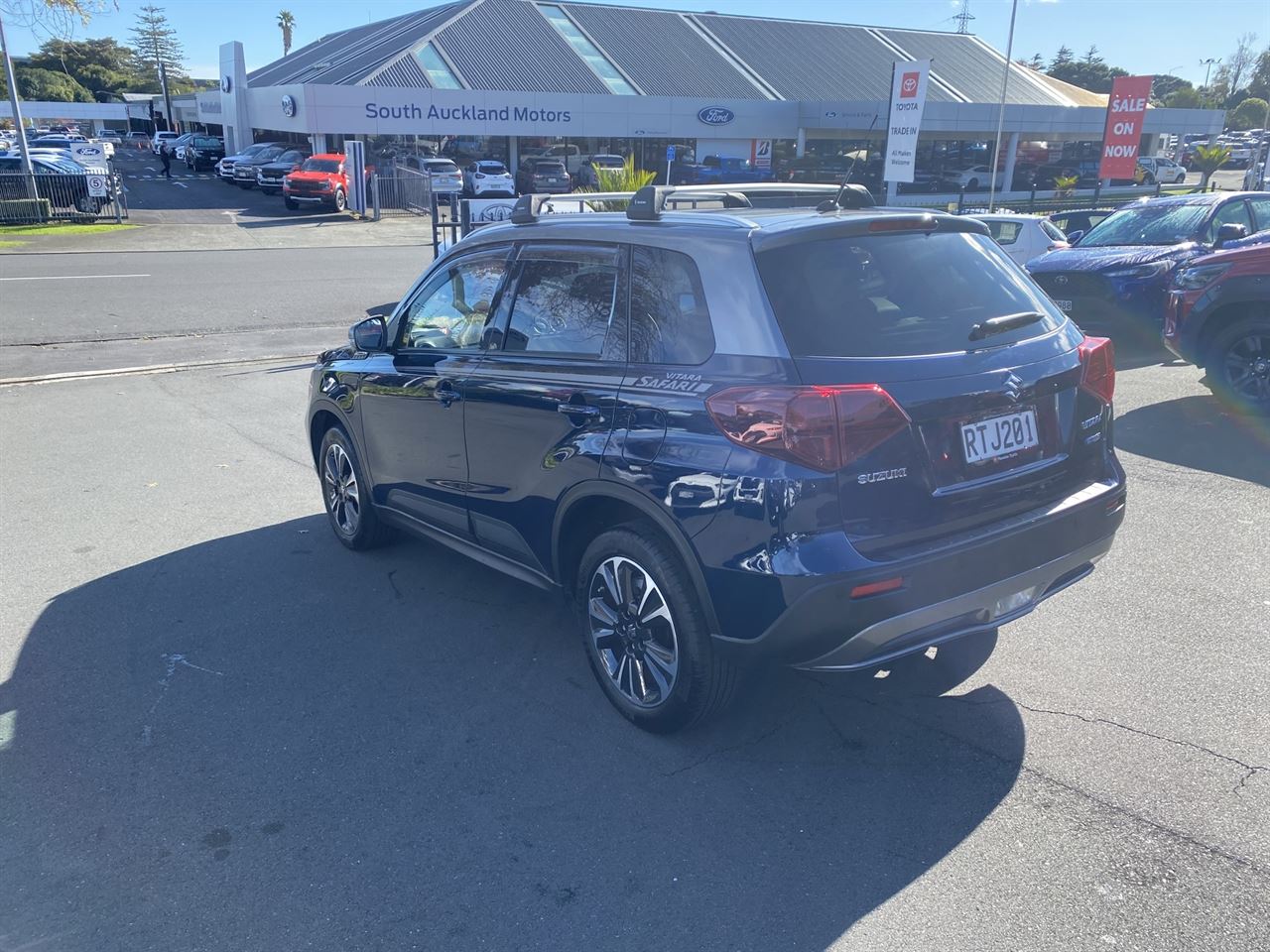 Vehicle image 5