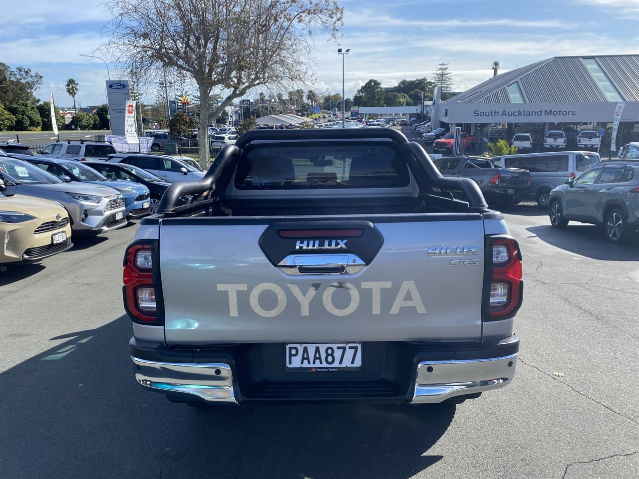 Vehicle image 3