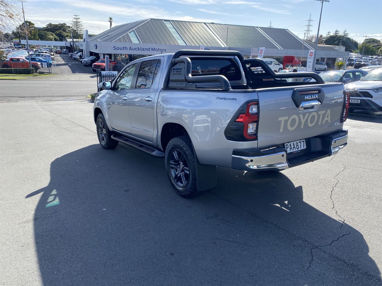 Vehicle image 4