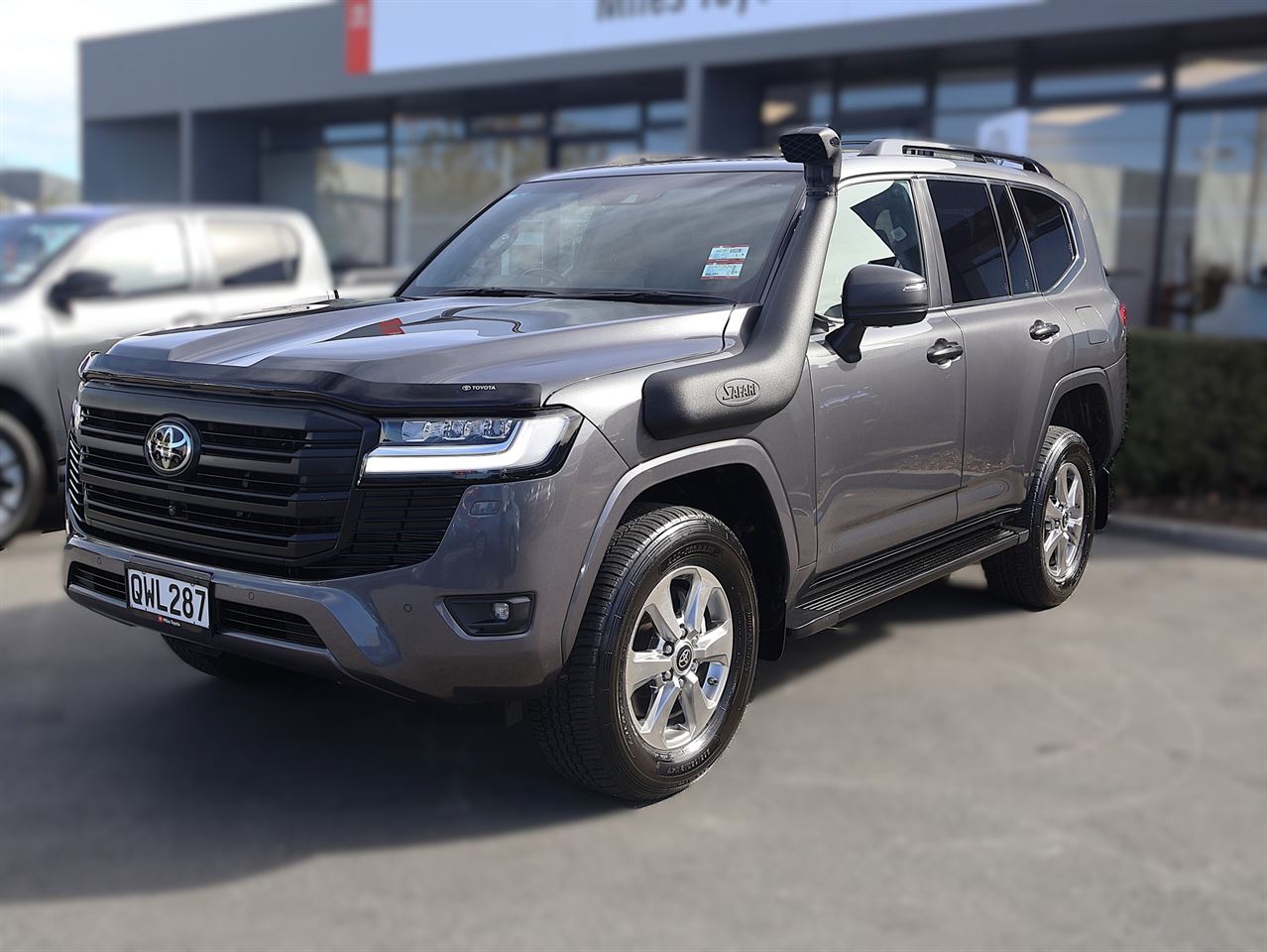 Vehicle image 3