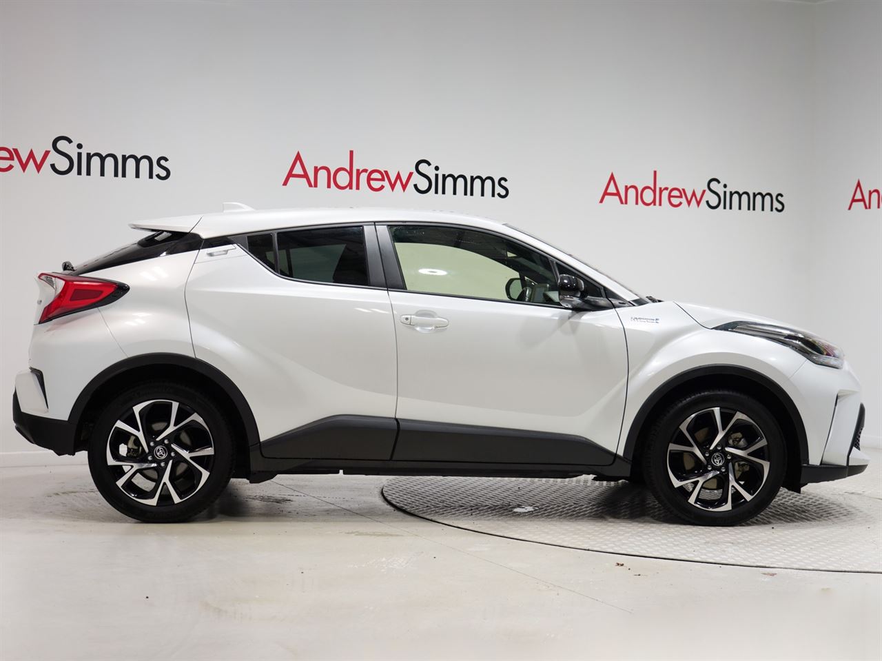 Vehicle image 3