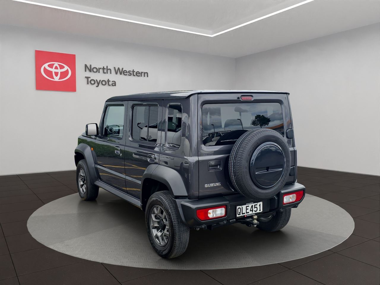 Vehicle image 5