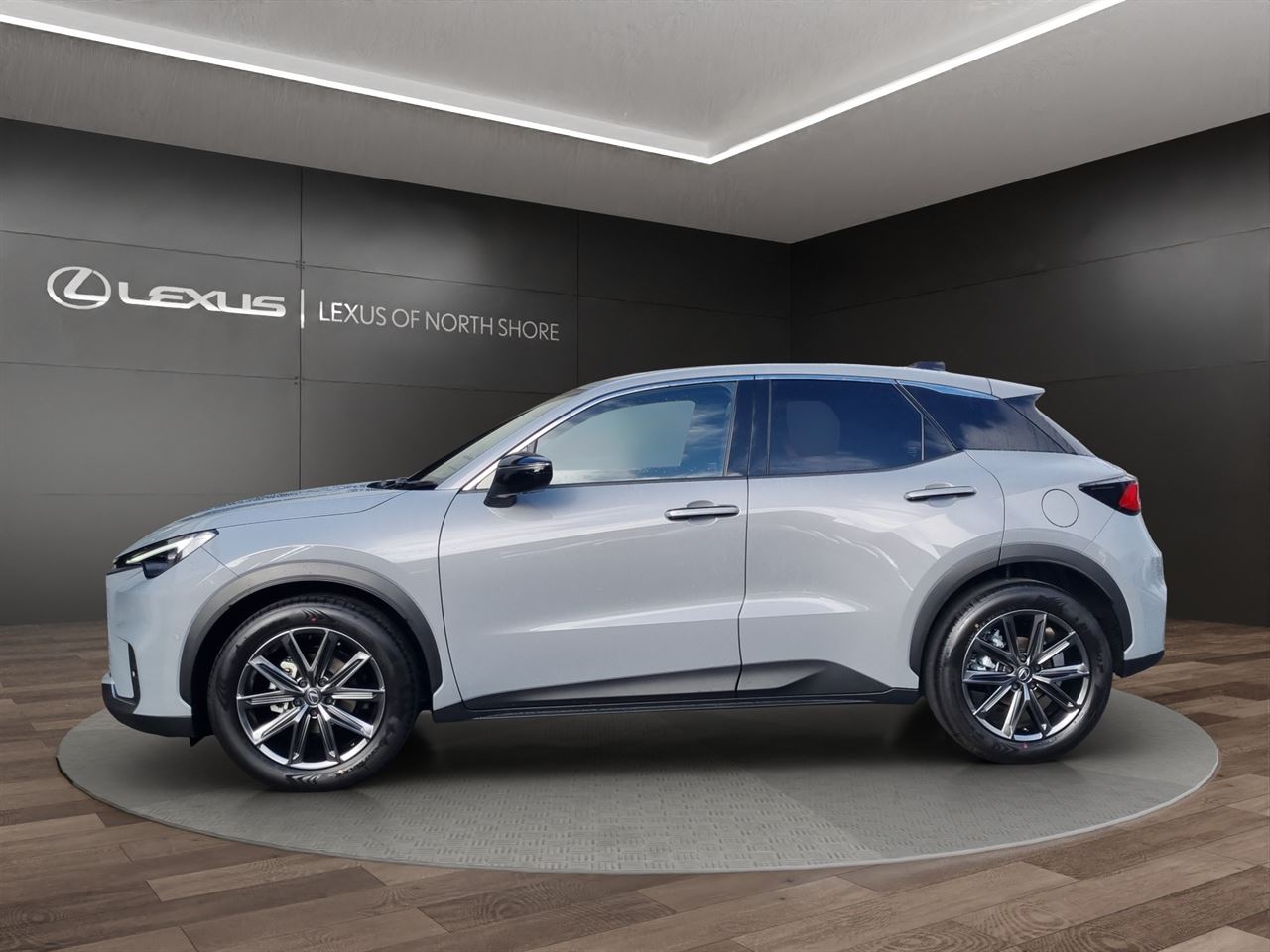 Vehicle image 4