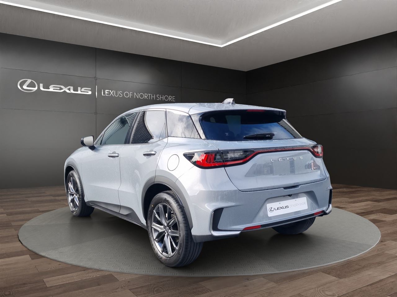 Vehicle image 5