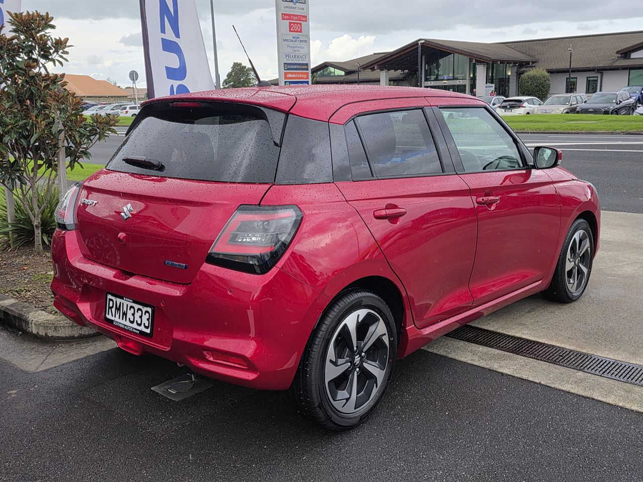 Vehicle image 5