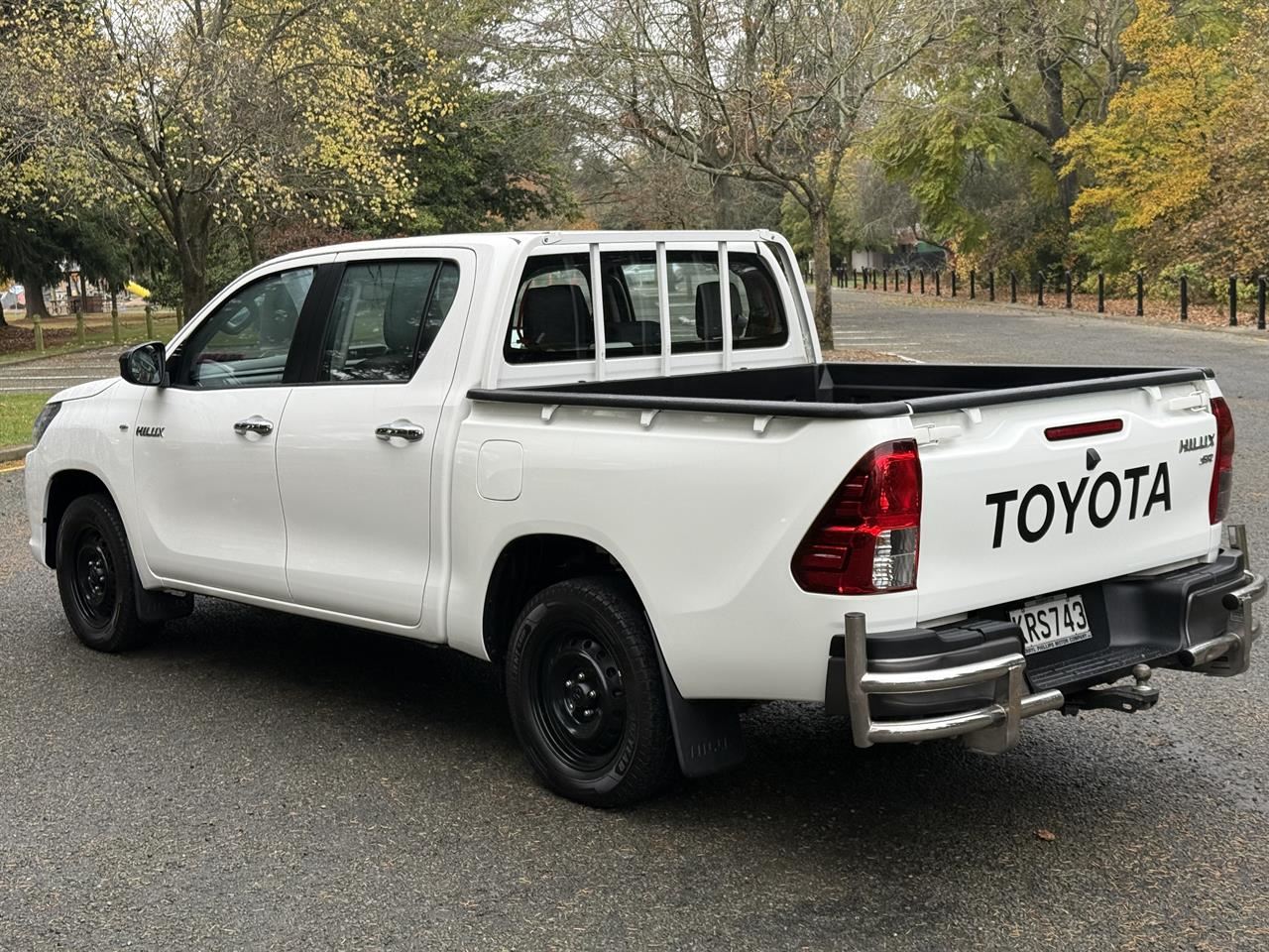 Vehicle image 4