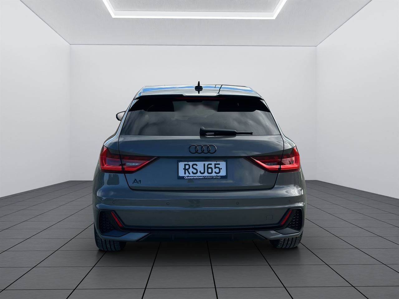 Vehicle image 3