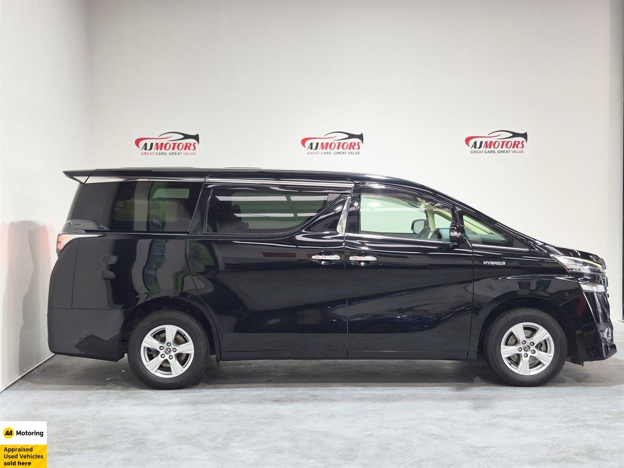 Vehicle image 3