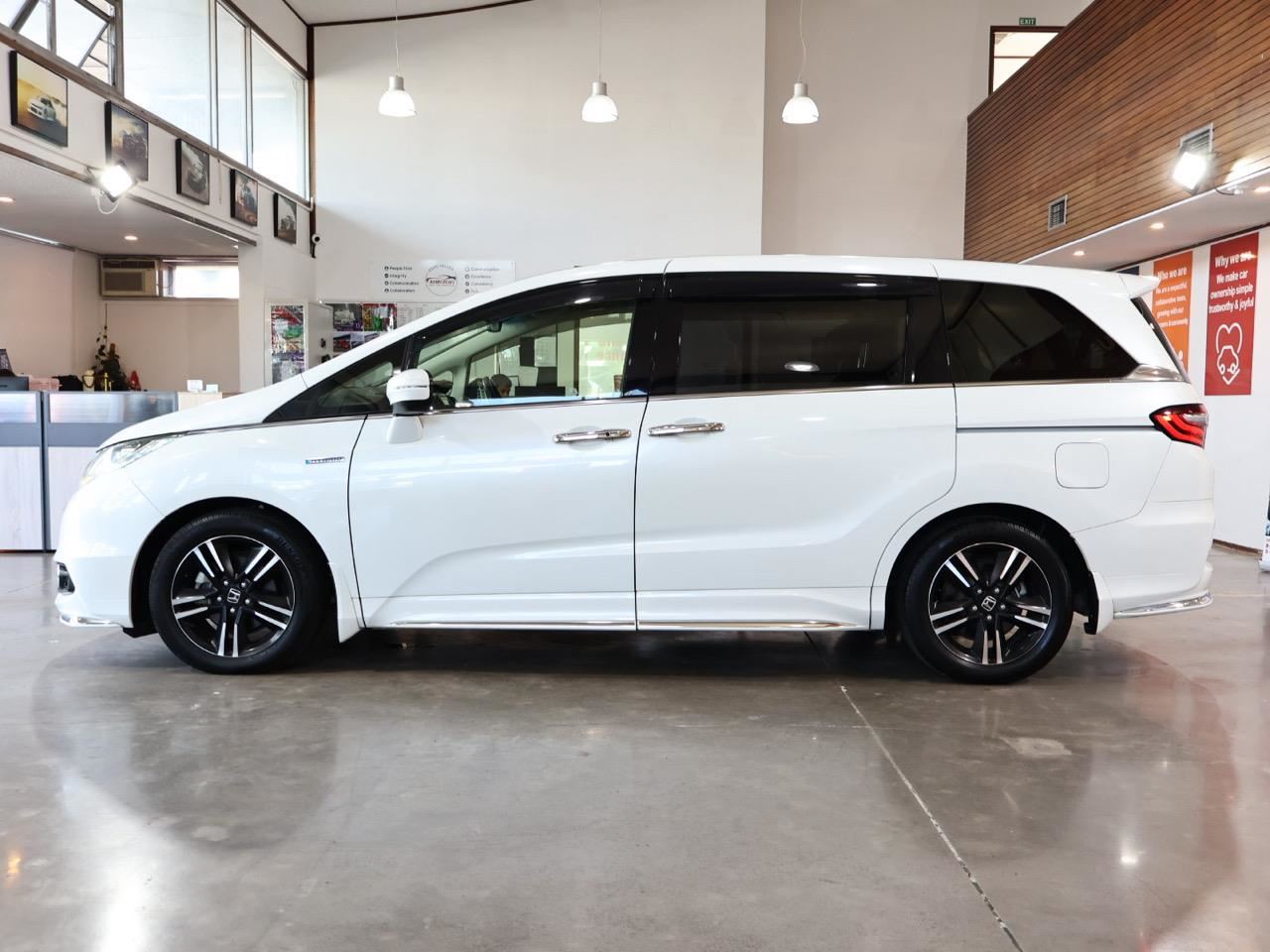 Vehicle image 5