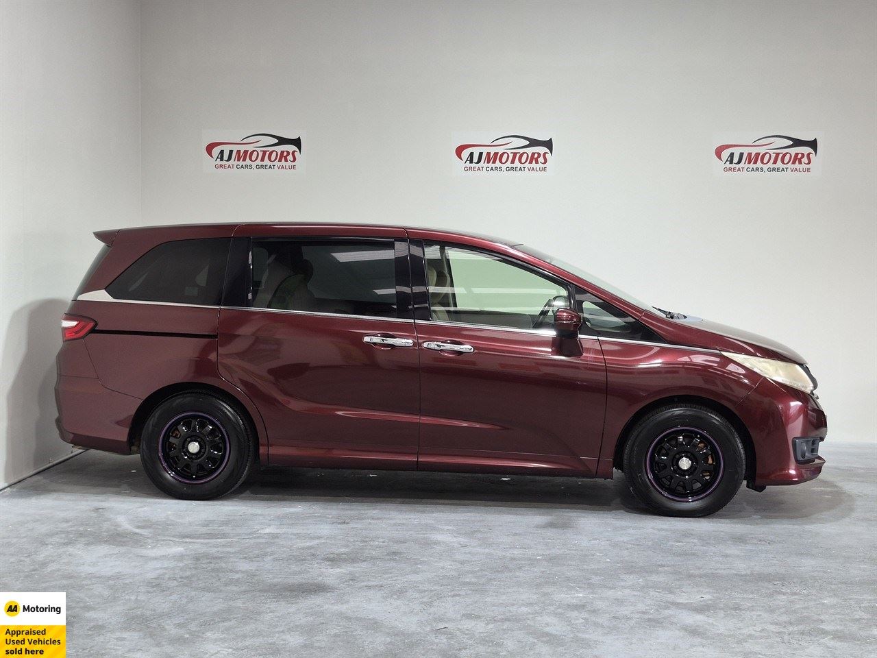 Vehicle image 3