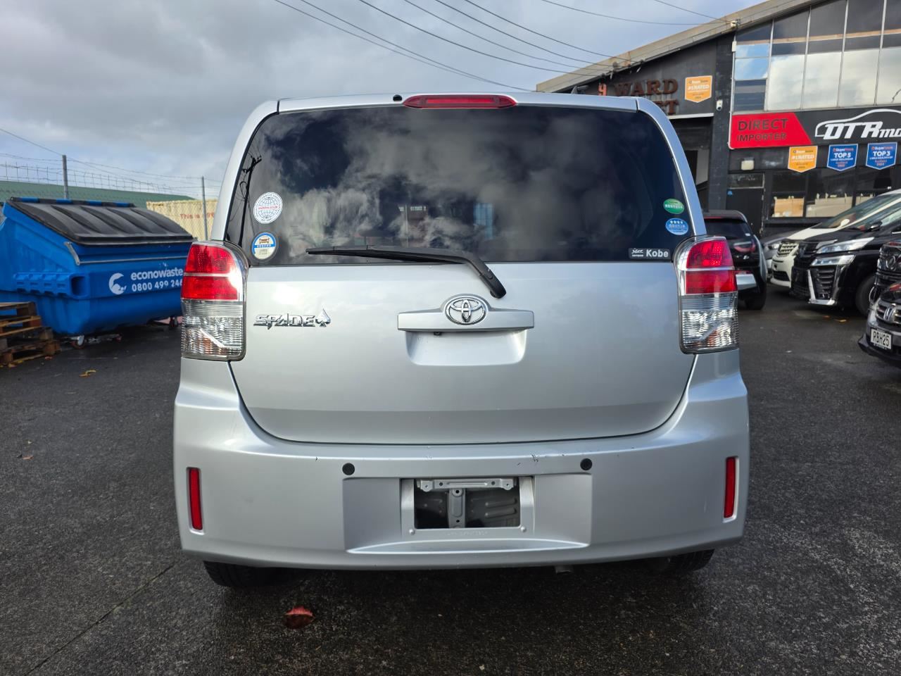 Vehicle image 5