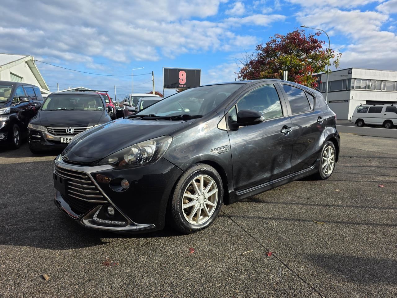 Vehicle image 4