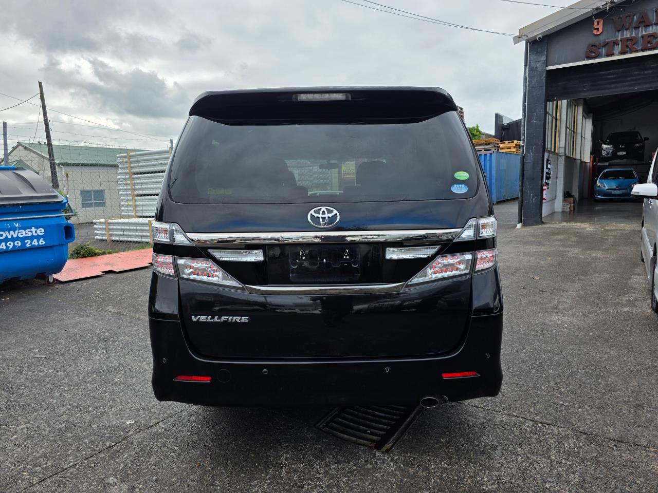 Vehicle image 5