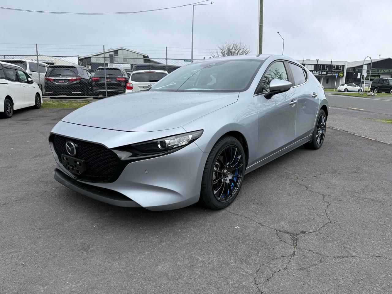 Vehicle image 3