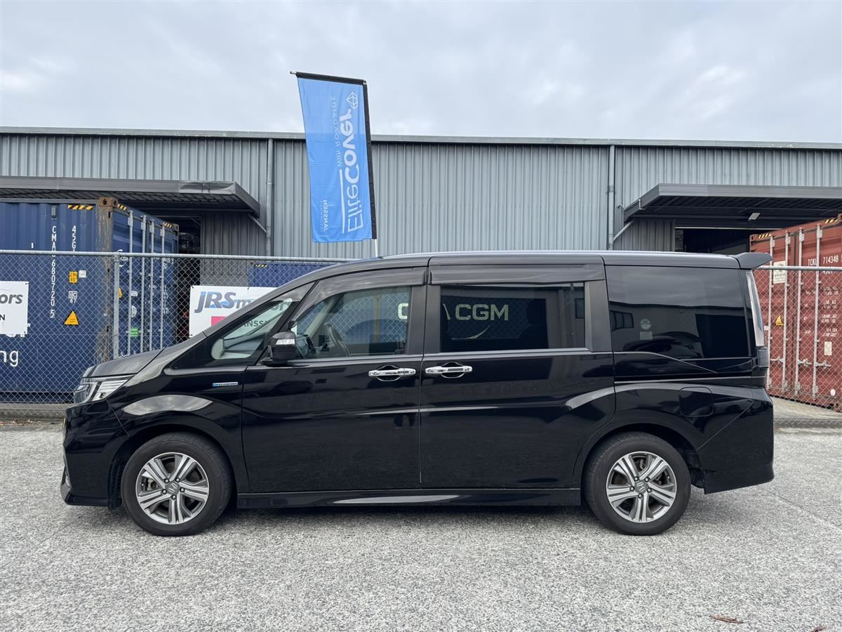 Vehicle image 3
